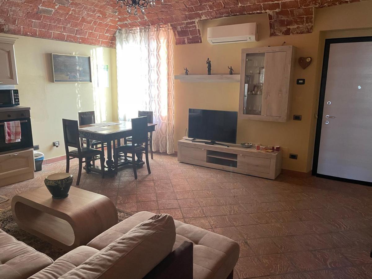 Residenza Nikol Appartamento Giulia Casale Monferrato Bagian luar foto